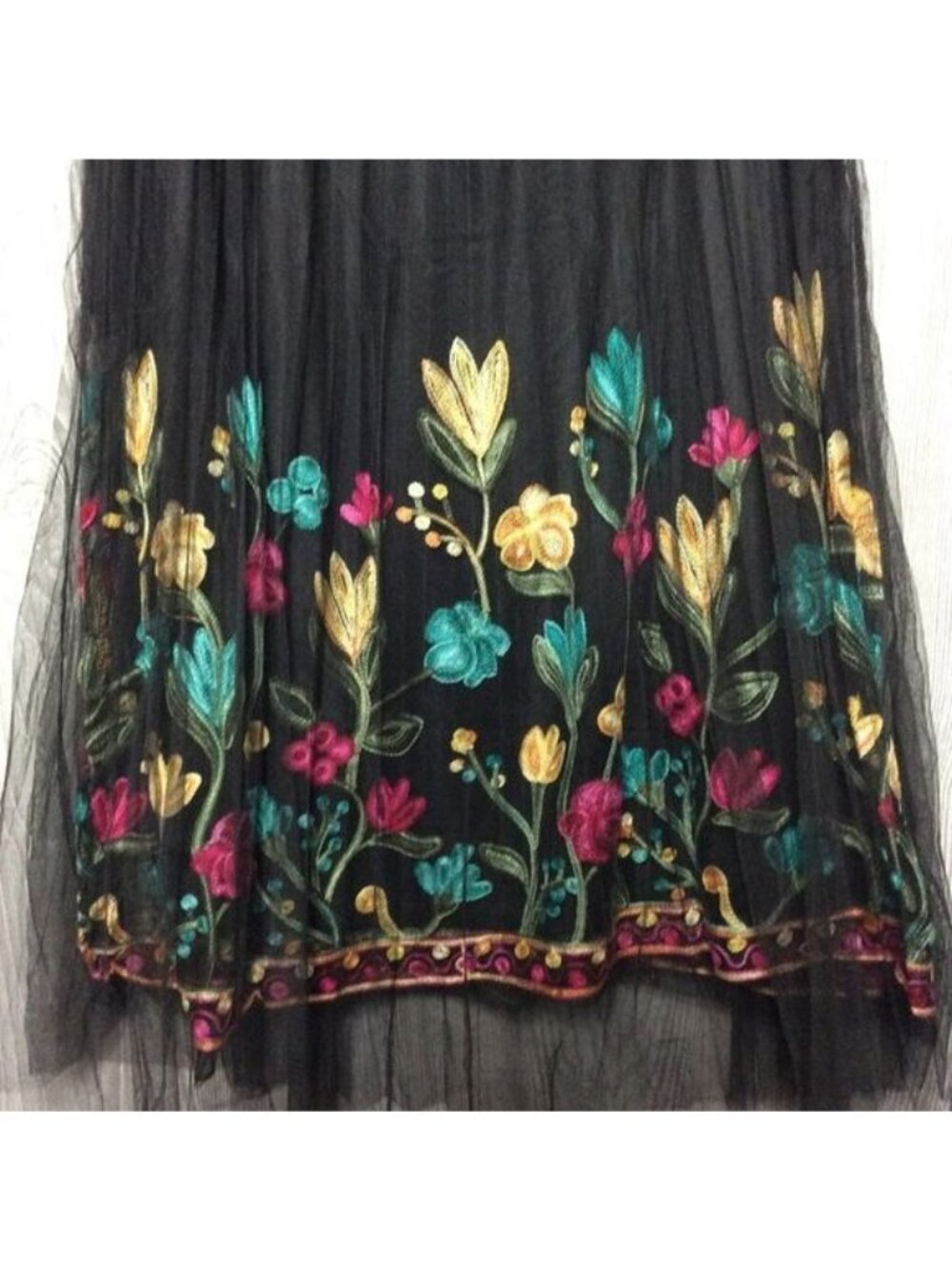 NWT MLLE Gabrielle Womens Black Tulle Overlay Floral Embroidered Skirt PLUS 1X - Picture 2 of 5